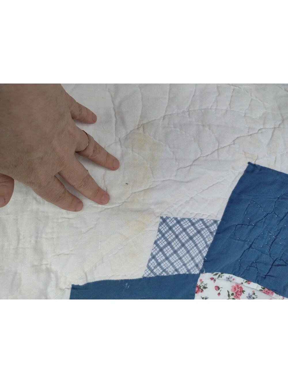 Vintage 80x80 Hand Quilted Floral Medallion Quilt Blue Cottagecore Full